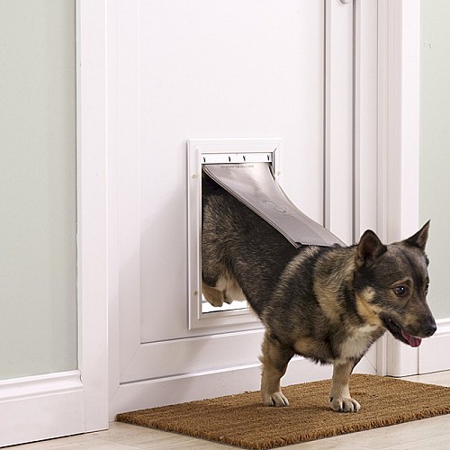 Petsafe / Staywell 620 Medium Aluminium Cat or Dog Door – White with Flexible Flap